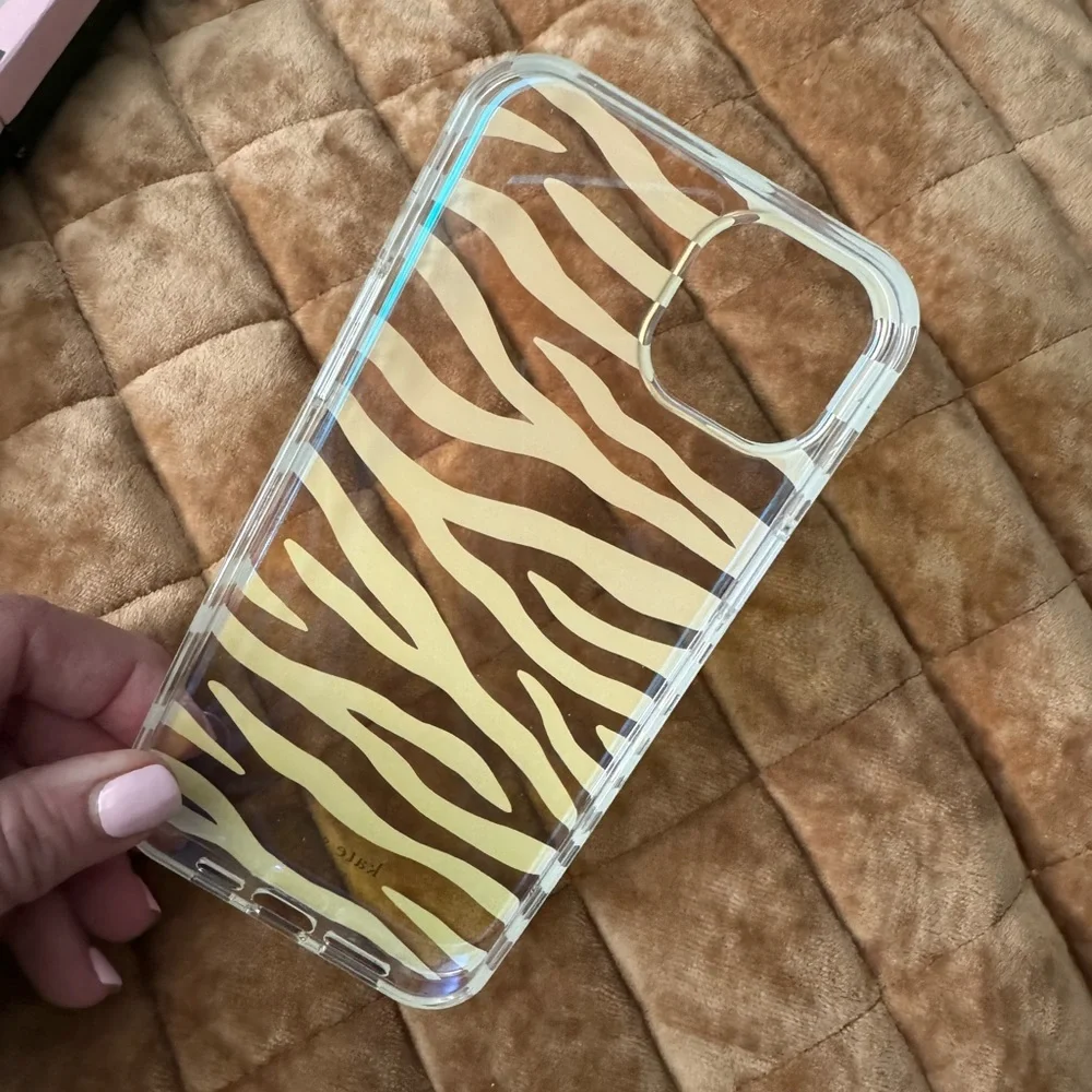 KATE SPADE ♠️ iPhone 14 Plus case in white/clear zebra print! Pretty & Practical